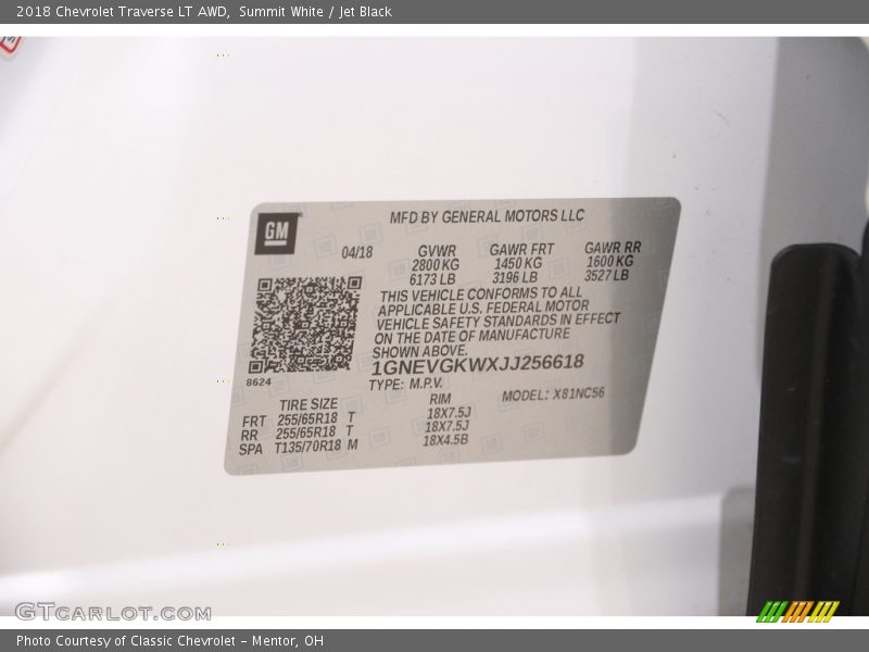 Summit White / Jet Black 2018 Chevrolet Traverse LT AWD