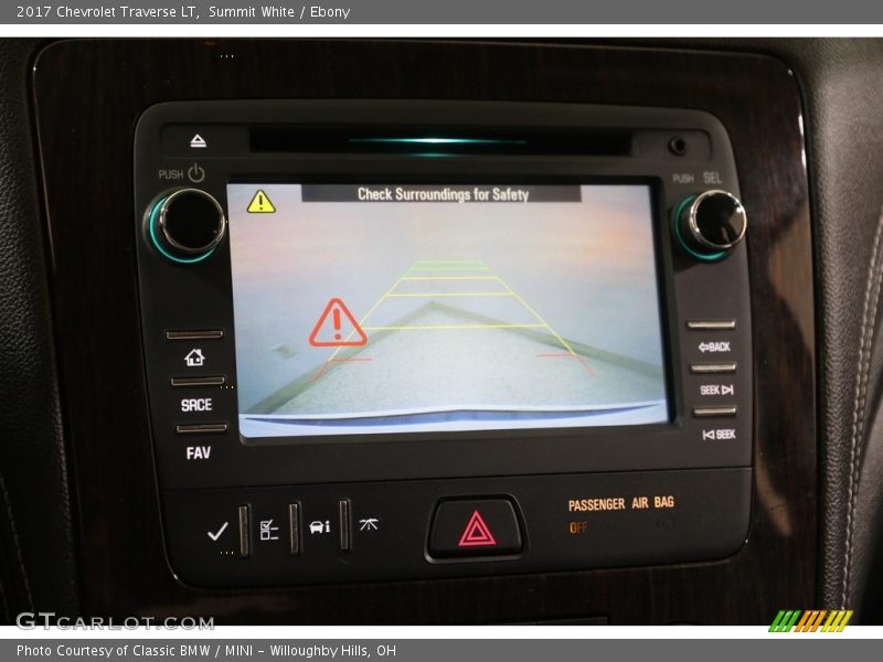 Summit White / Ebony 2017 Chevrolet Traverse LT