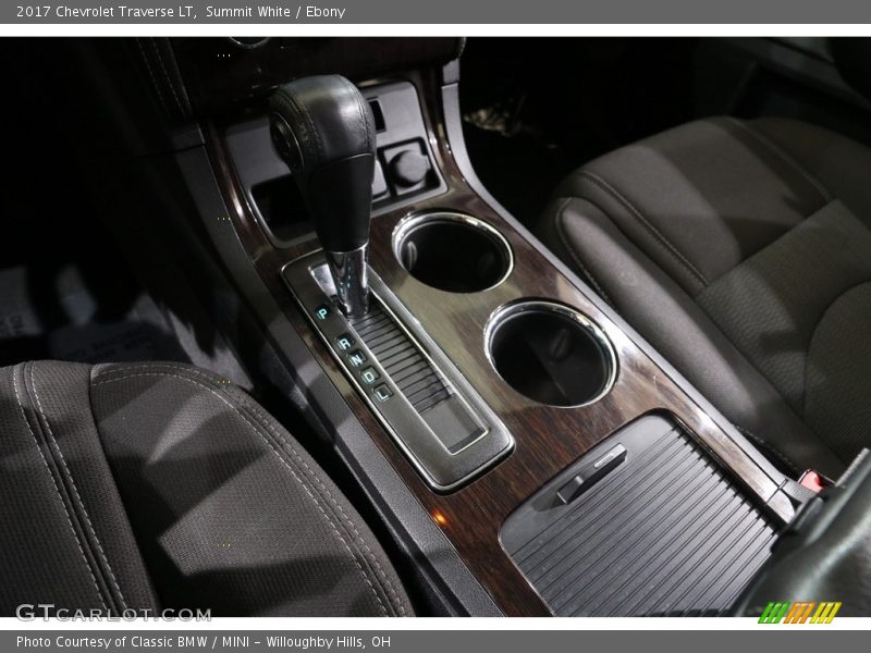 Summit White / Ebony 2017 Chevrolet Traverse LT