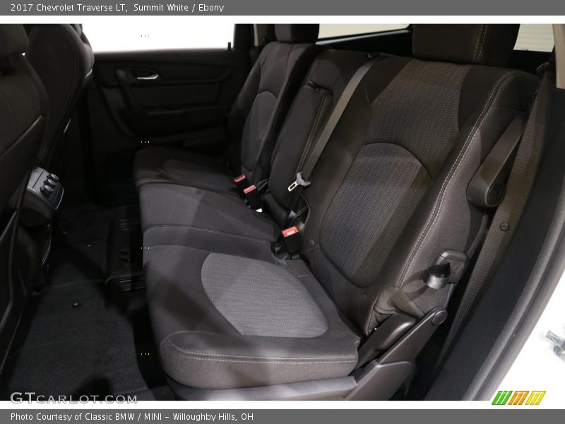 Summit White / Ebony 2017 Chevrolet Traverse LT