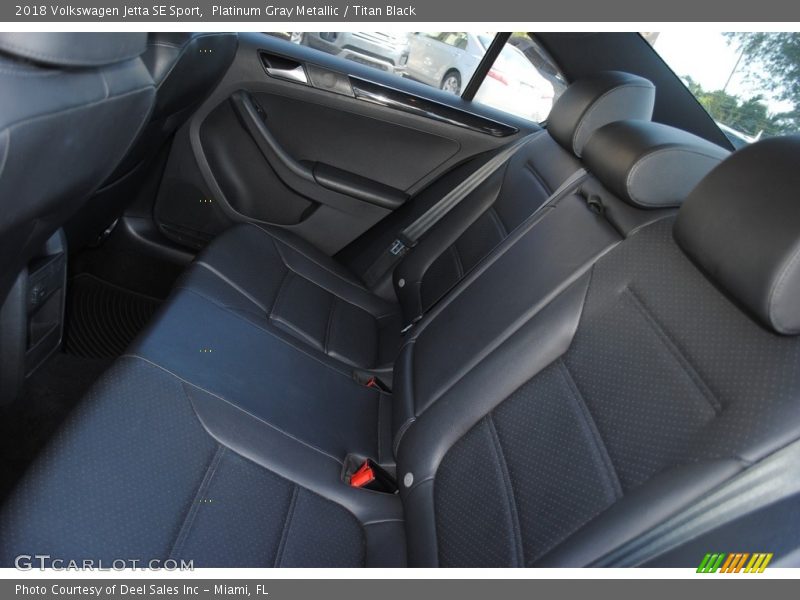 Platinum Gray Metallic / Titan Black 2018 Volkswagen Jetta SE Sport