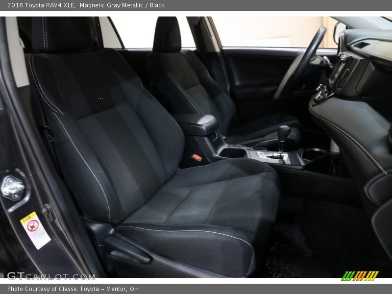 Magnetic Gray Metallic / Black 2018 Toyota RAV4 XLE