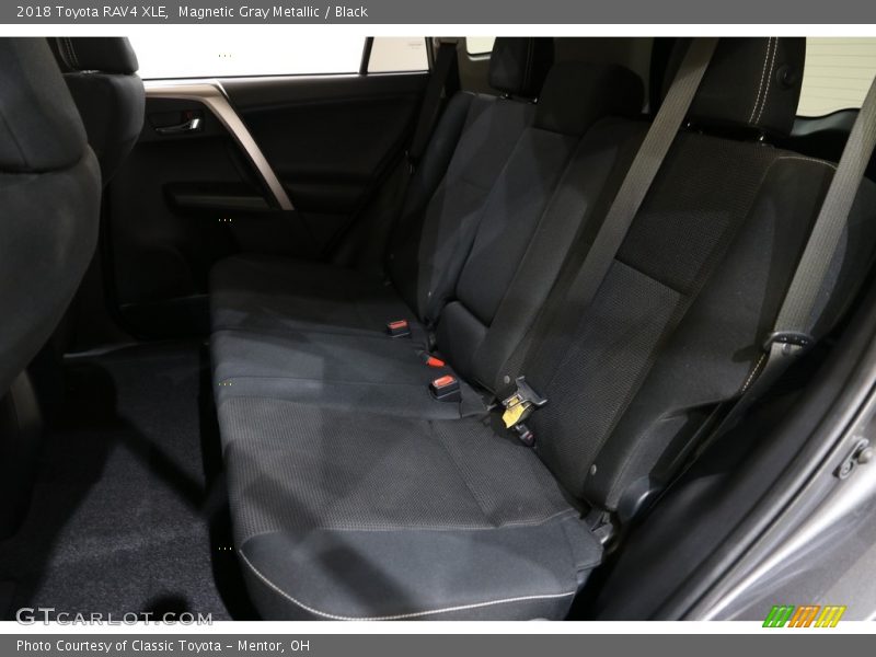Magnetic Gray Metallic / Black 2018 Toyota RAV4 XLE