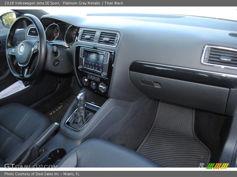 Platinum Gray Metallic / Titan Black 2018 Volkswagen Jetta SE Sport