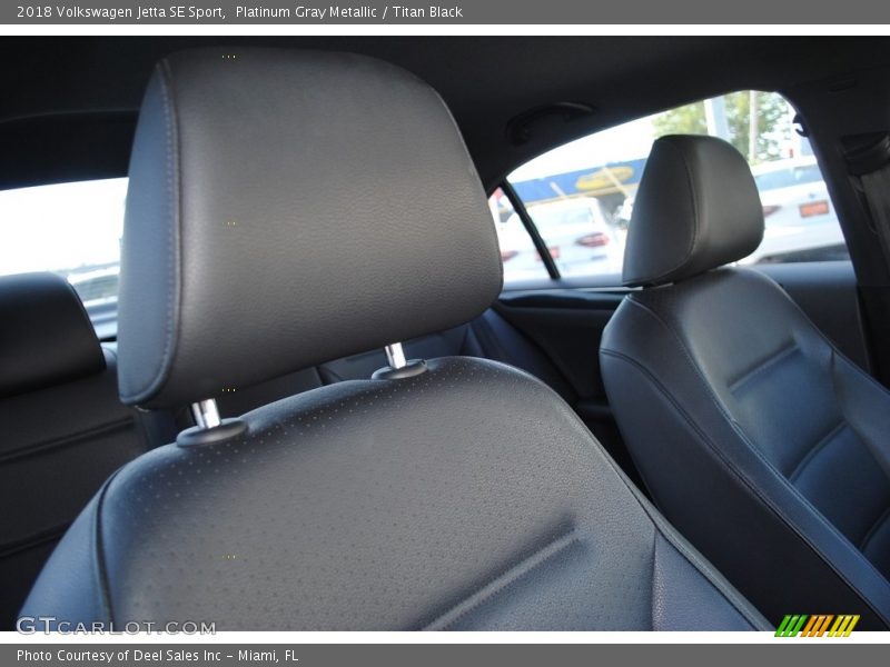 Platinum Gray Metallic / Titan Black 2018 Volkswagen Jetta SE Sport
