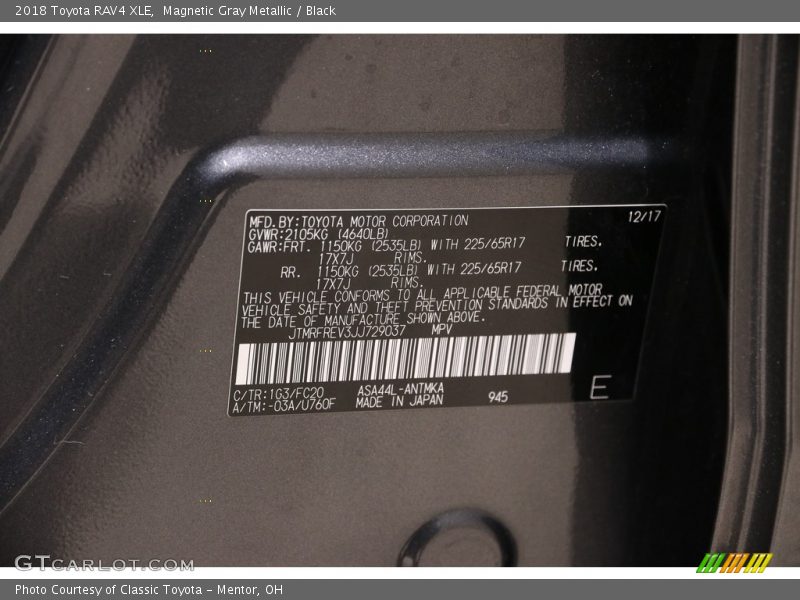 Magnetic Gray Metallic / Black 2018 Toyota RAV4 XLE