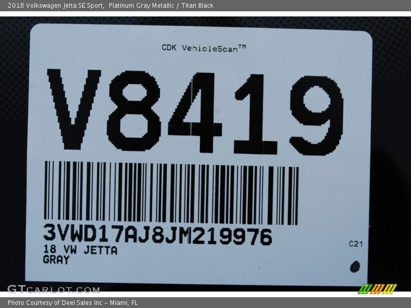 Platinum Gray Metallic / Titan Black 2018 Volkswagen Jetta SE Sport