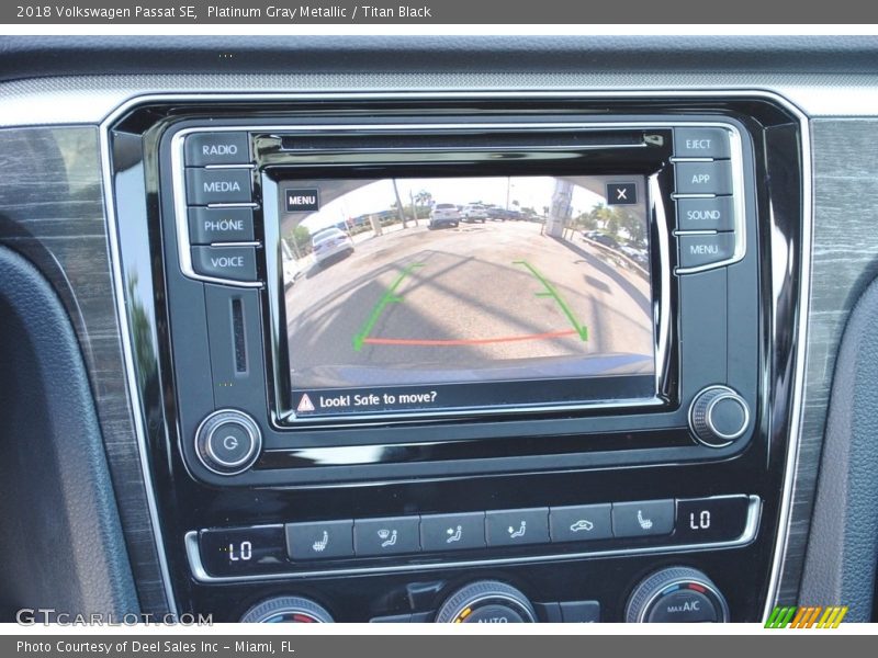 Platinum Gray Metallic / Titan Black 2018 Volkswagen Passat SE