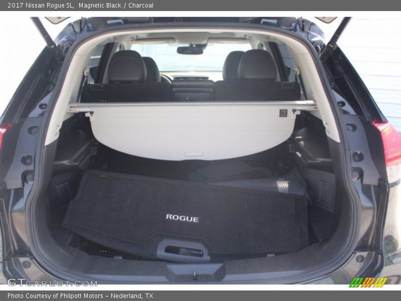 Magnetic Black / Charcoal 2017 Nissan Rogue SL