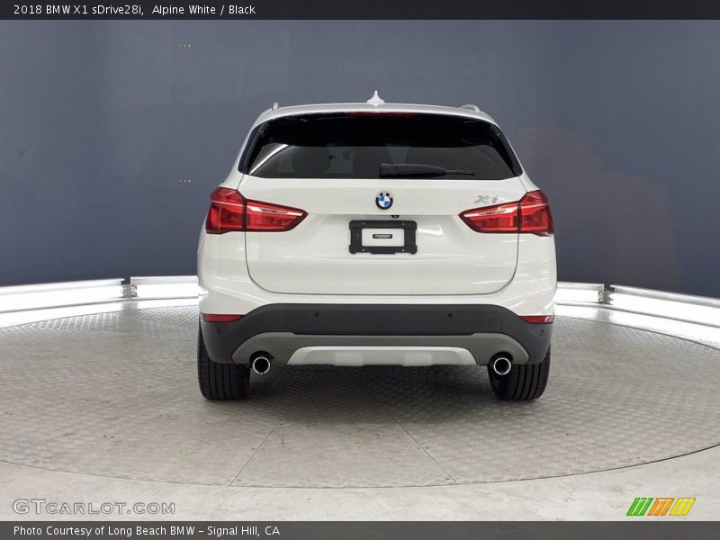 Alpine White / Black 2018 BMW X1 sDrive28i