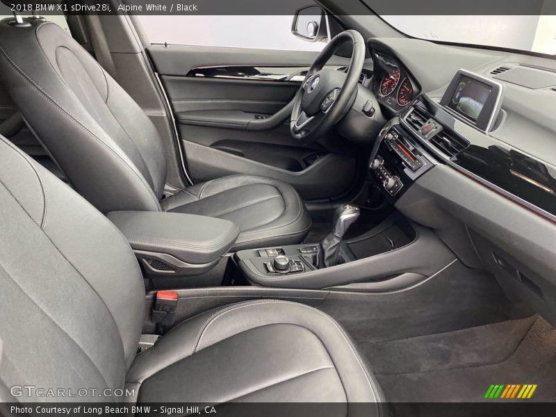 Alpine White / Black 2018 BMW X1 sDrive28i