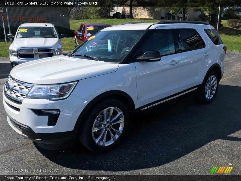 Oxford White / Ebony Black 2018 Ford Explorer XLT