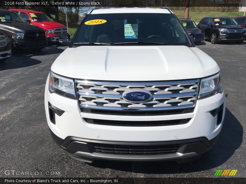 Oxford White / Ebony Black 2018 Ford Explorer XLT