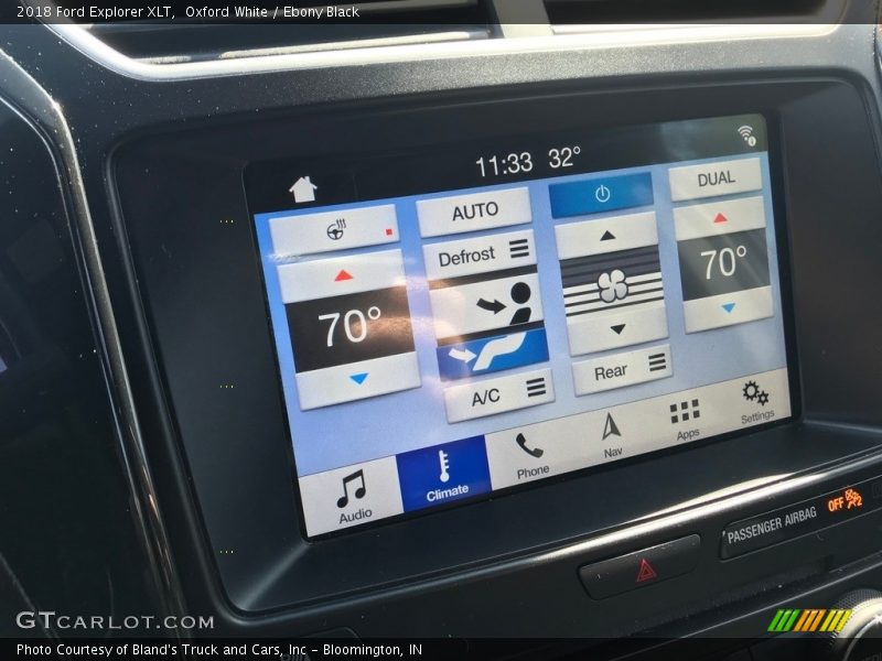 Oxford White / Ebony Black 2018 Ford Explorer XLT