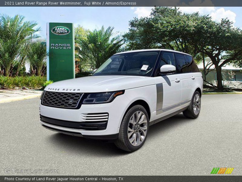 Fuji White / Almond/Espresso 2021 Land Rover Range Rover Westminster