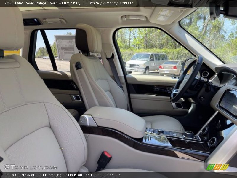 Fuji White / Almond/Espresso 2021 Land Rover Range Rover Westminster