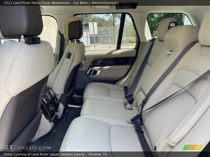 Fuji White / Almond/Espresso 2021 Land Rover Range Rover Westminster