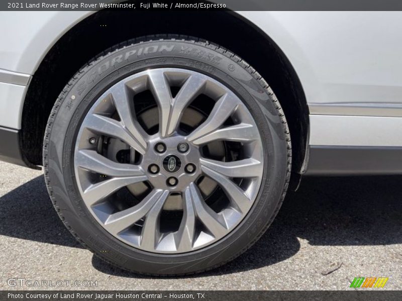 Fuji White / Almond/Espresso 2021 Land Rover Range Rover Westminster