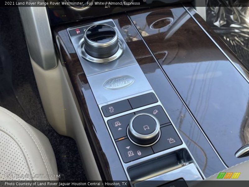 Fuji White / Almond/Espresso 2021 Land Rover Range Rover Westminster
