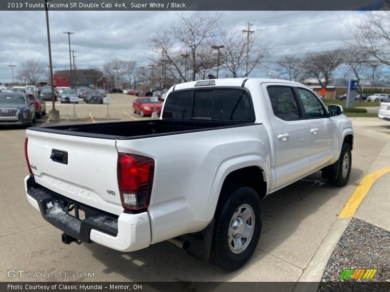 Super White / Black 2019 Toyota Tacoma SR Double Cab 4x4