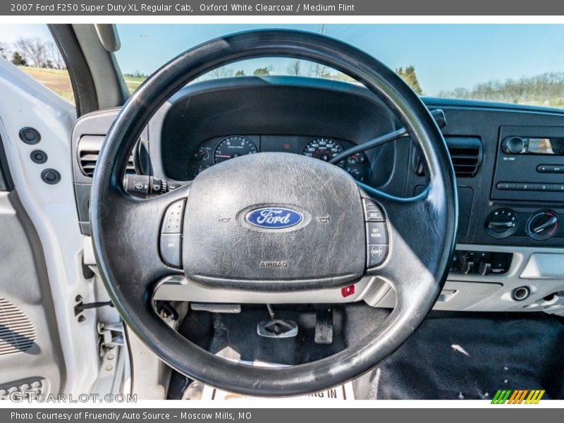 Oxford White Clearcoat / Medium Flint 2007 Ford F250 Super Duty XL Regular Cab