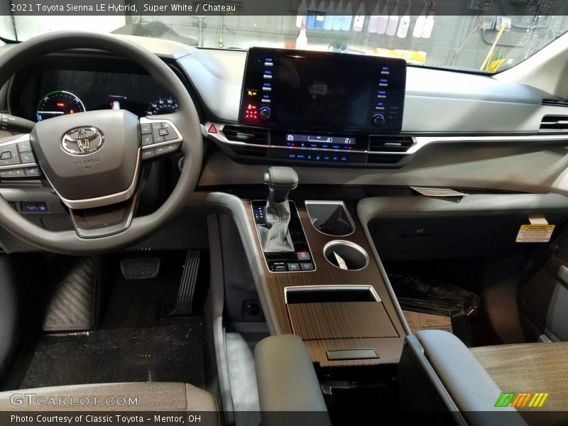 Super White / Chateau 2021 Toyota Sienna LE Hybrid