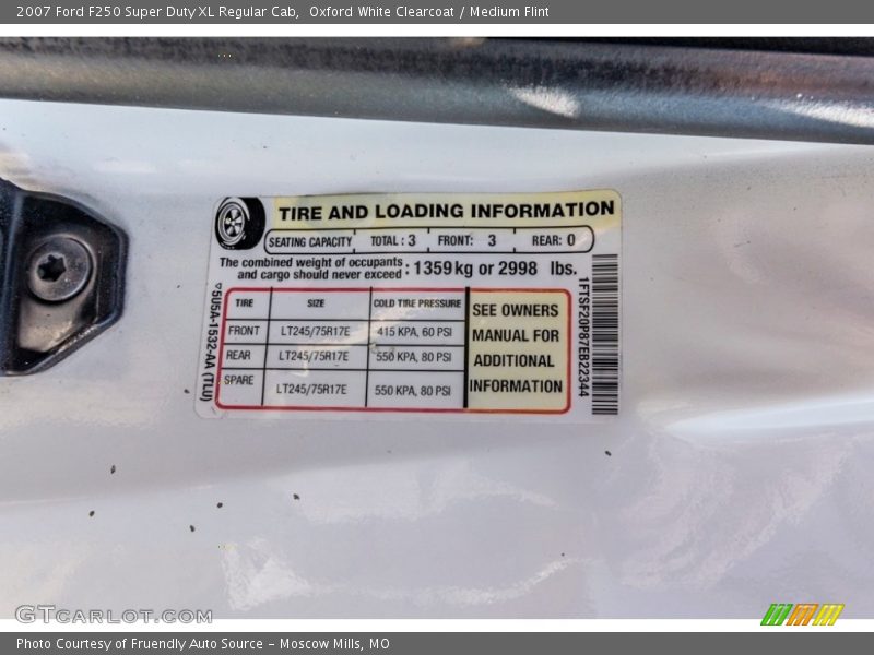 Oxford White Clearcoat / Medium Flint 2007 Ford F250 Super Duty XL Regular Cab