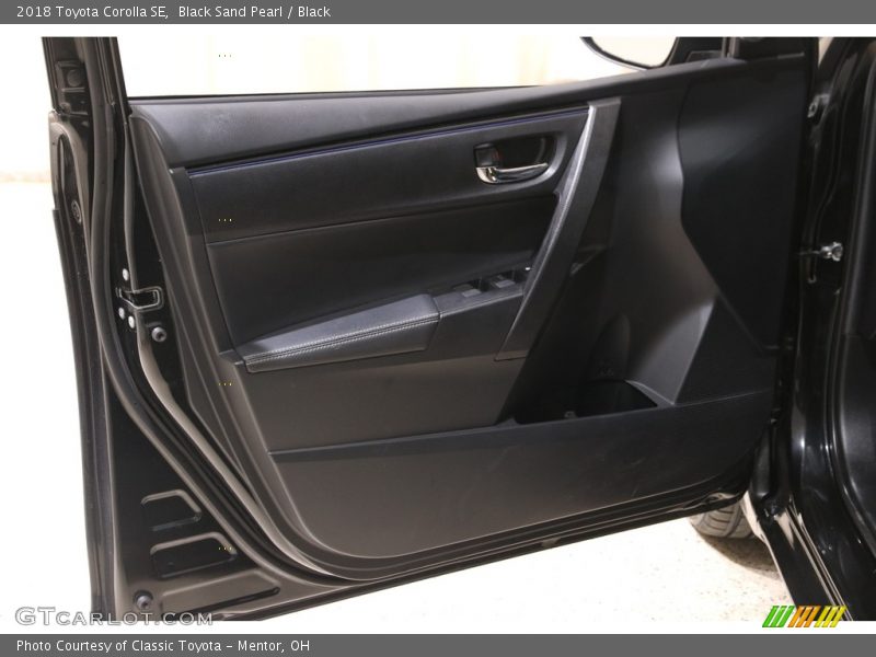 Black Sand Pearl / Black 2018 Toyota Corolla SE