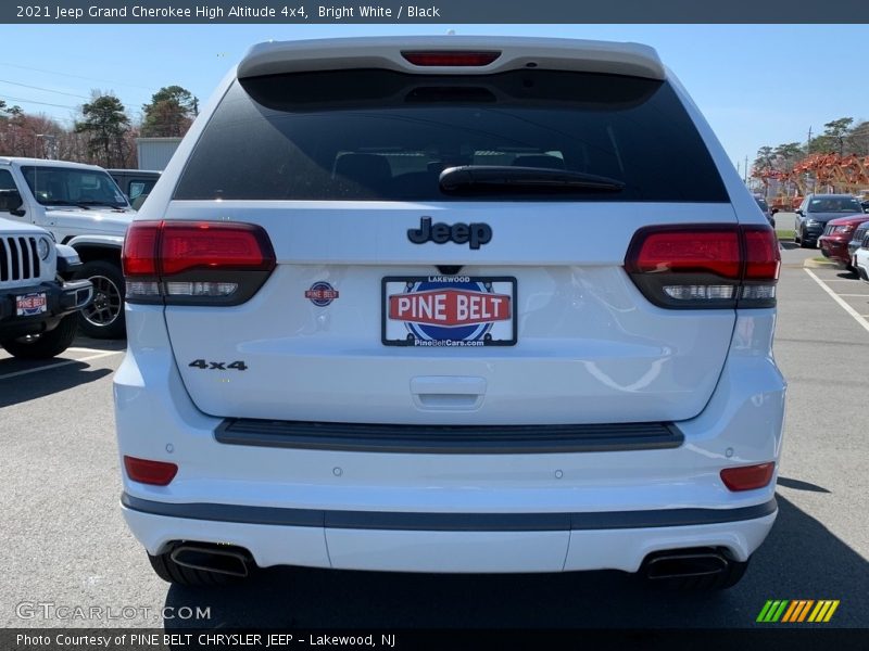 Bright White / Black 2021 Jeep Grand Cherokee High Altitude 4x4