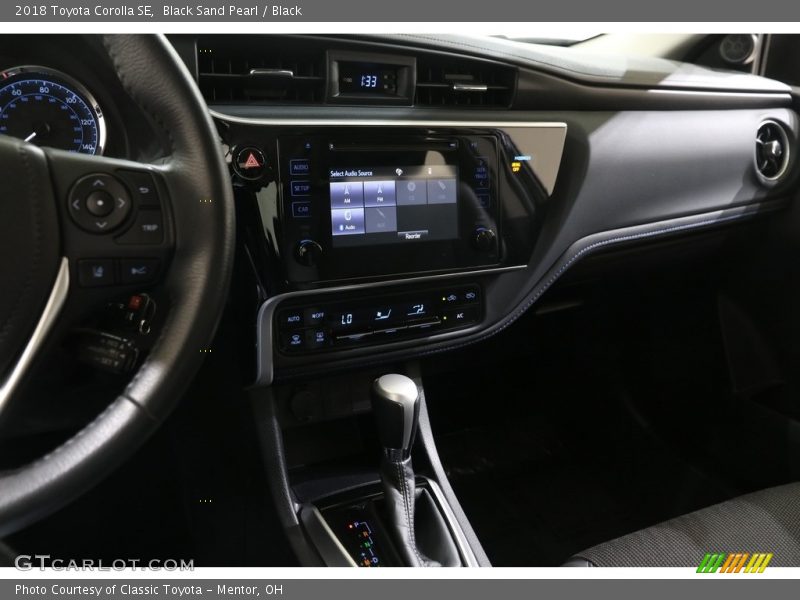Black Sand Pearl / Black 2018 Toyota Corolla SE