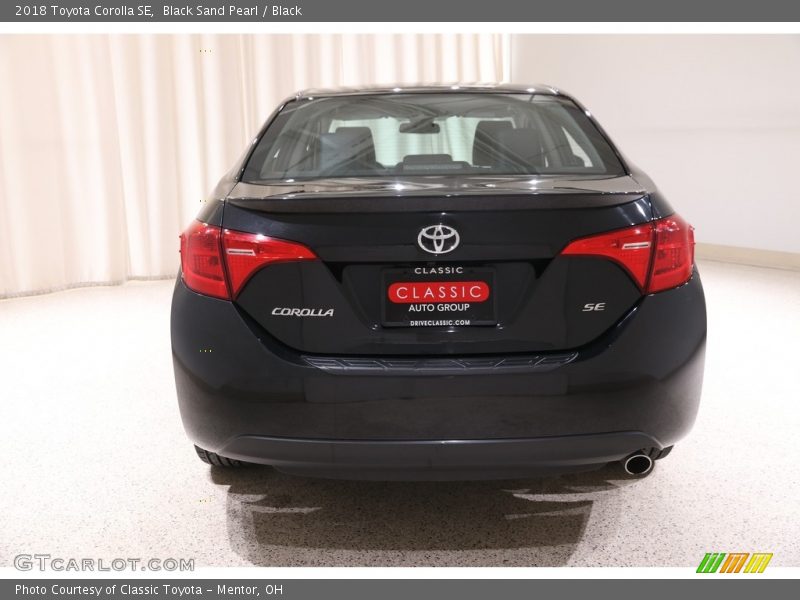 Black Sand Pearl / Black 2018 Toyota Corolla SE