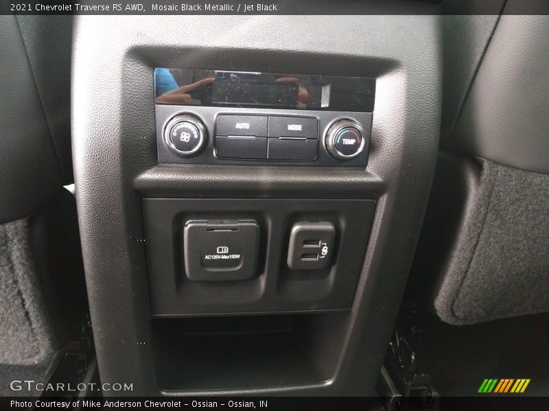Mosaic Black Metallic / Jet Black 2021 Chevrolet Traverse RS AWD