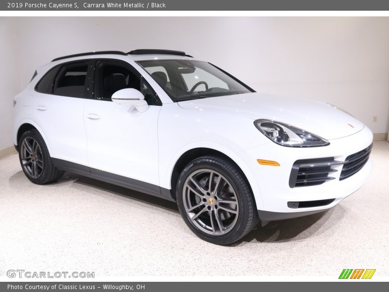 Carrara White Metallic / Black 2019 Porsche Cayenne S