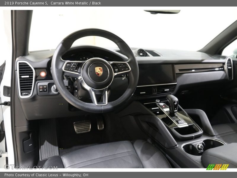 Carrara White Metallic / Black 2019 Porsche Cayenne S
