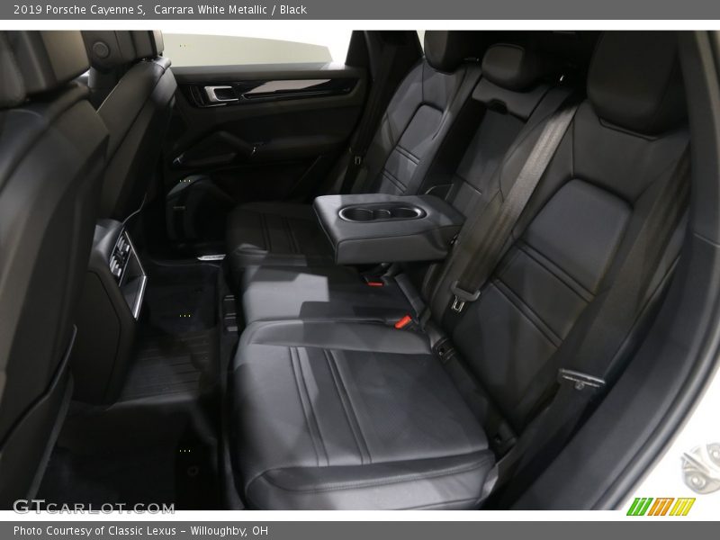 Carrara White Metallic / Black 2019 Porsche Cayenne S