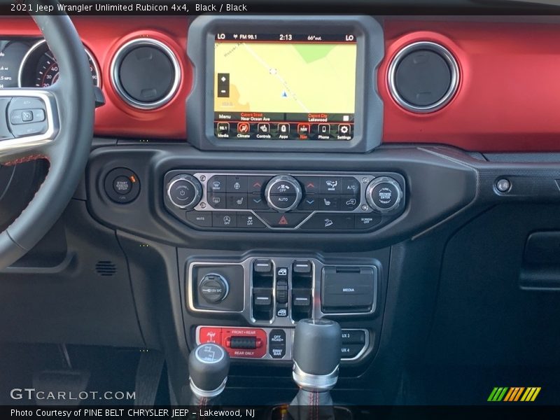 Controls of 2021 Wrangler Unlimited Rubicon 4x4