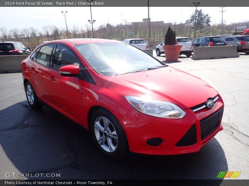 Race Red / Charcoal Black 2014 Ford Focus SE Sedan