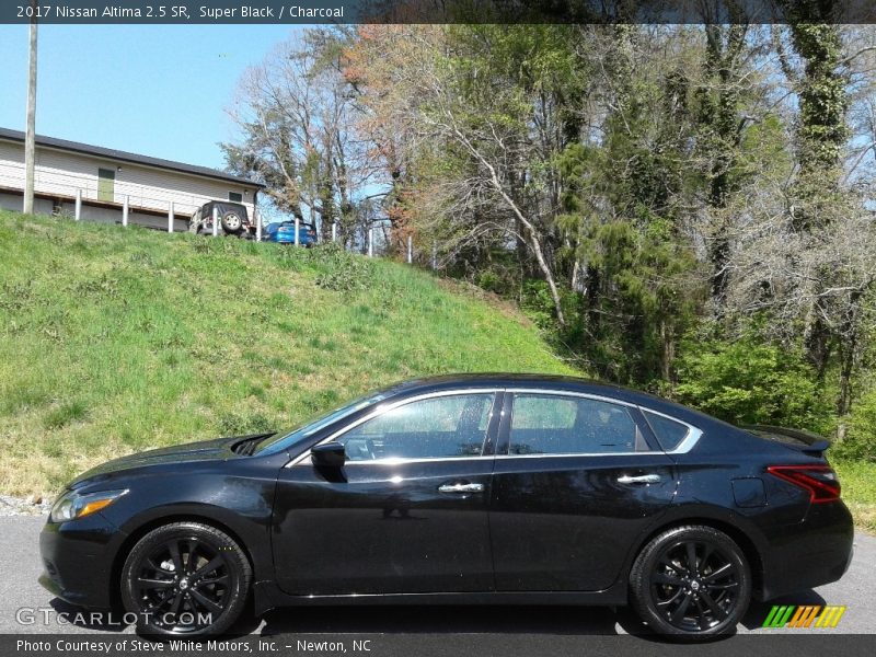 Super Black / Charcoal 2017 Nissan Altima 2.5 SR