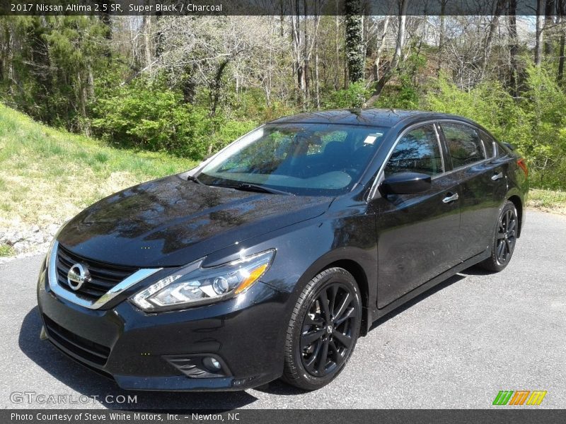 Super Black / Charcoal 2017 Nissan Altima 2.5 SR