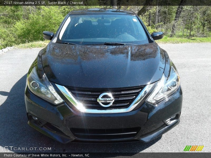 Super Black / Charcoal 2017 Nissan Altima 2.5 SR