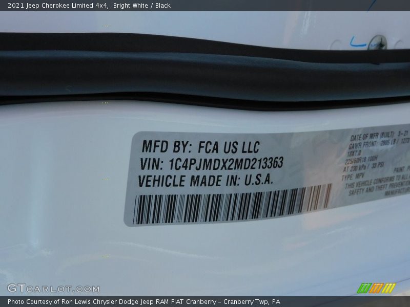 Bright White / Black 2021 Jeep Cherokee Limited 4x4