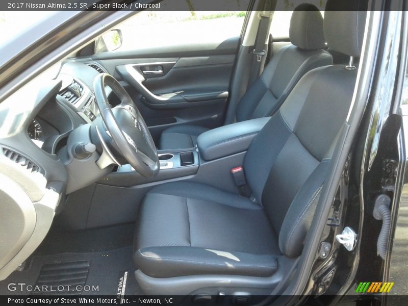 Super Black / Charcoal 2017 Nissan Altima 2.5 SR