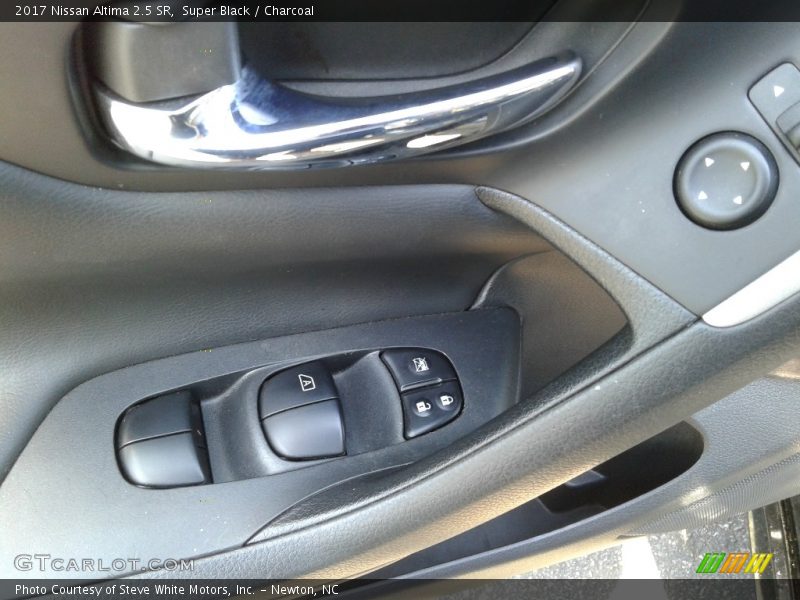Super Black / Charcoal 2017 Nissan Altima 2.5 SR