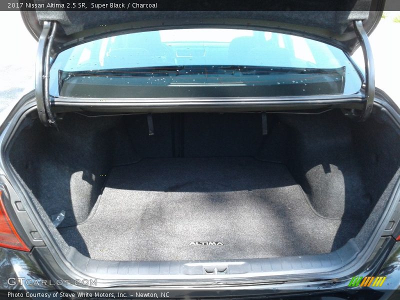Super Black / Charcoal 2017 Nissan Altima 2.5 SR
