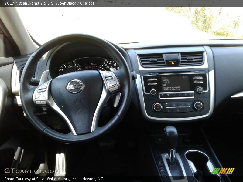 Super Black / Charcoal 2017 Nissan Altima 2.5 SR