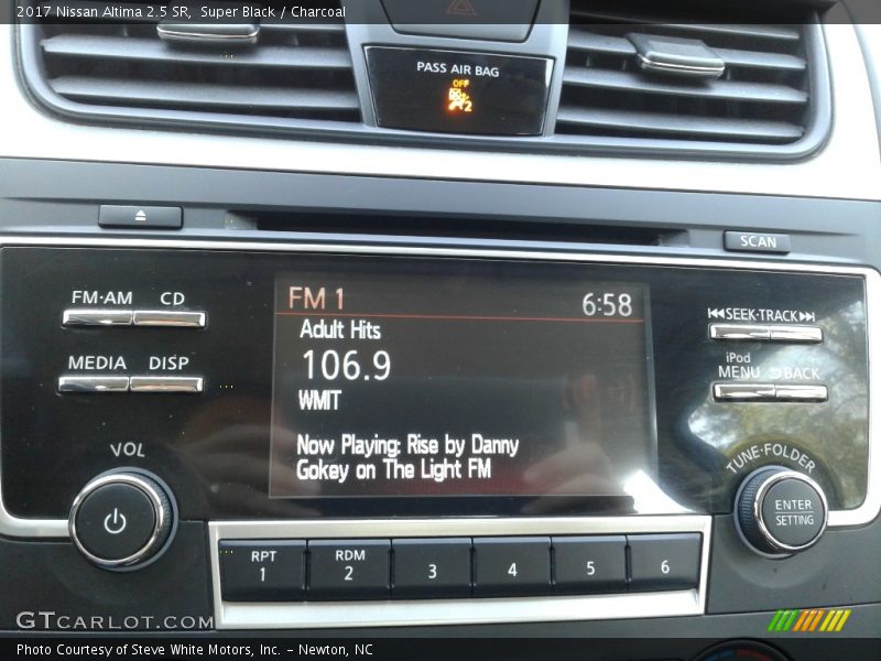 Super Black / Charcoal 2017 Nissan Altima 2.5 SR