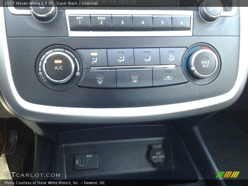Super Black / Charcoal 2017 Nissan Altima 2.5 SR