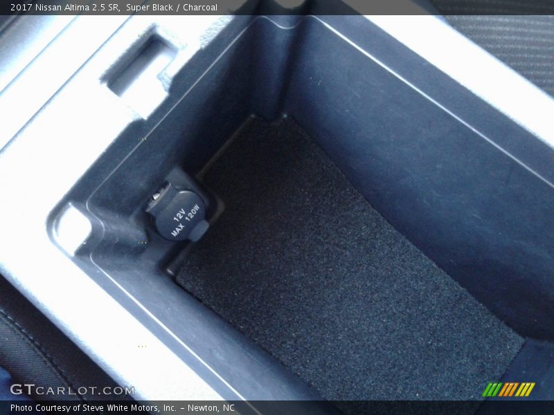 Super Black / Charcoal 2017 Nissan Altima 2.5 SR