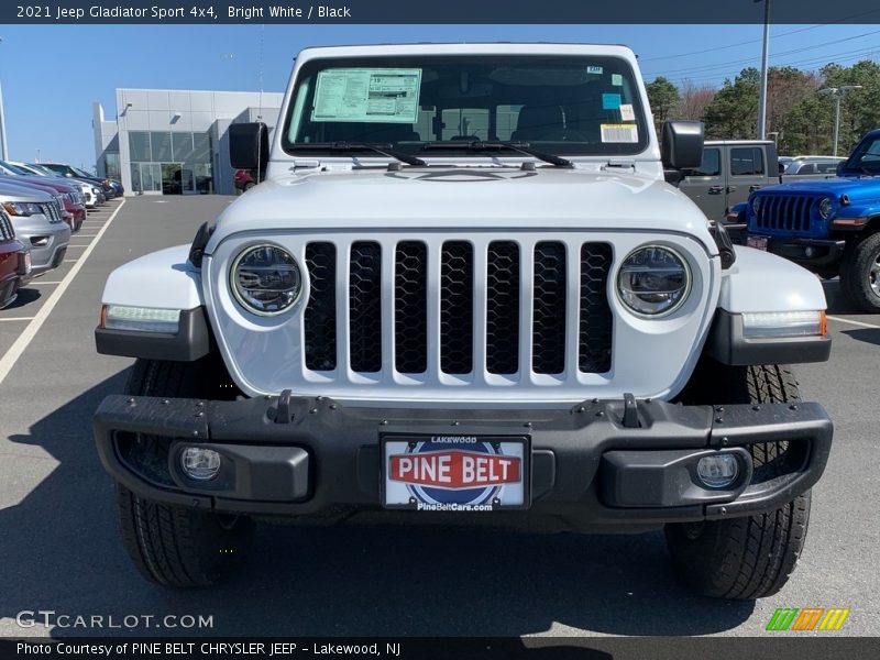 Bright White / Black 2021 Jeep Gladiator Sport 4x4