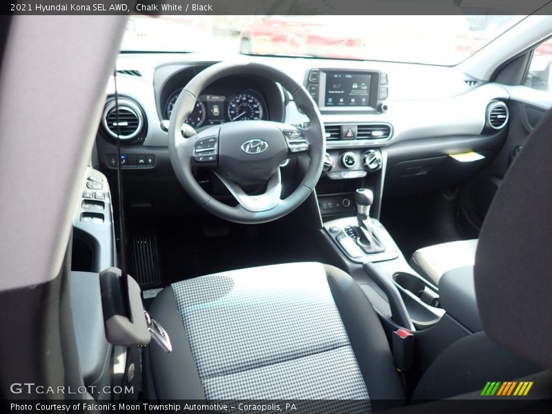Chalk White / Black 2021 Hyundai Kona SEL AWD